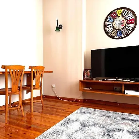 2br, 2ba, 4th Floor Of Historical Building ,galata Daire İstanbul