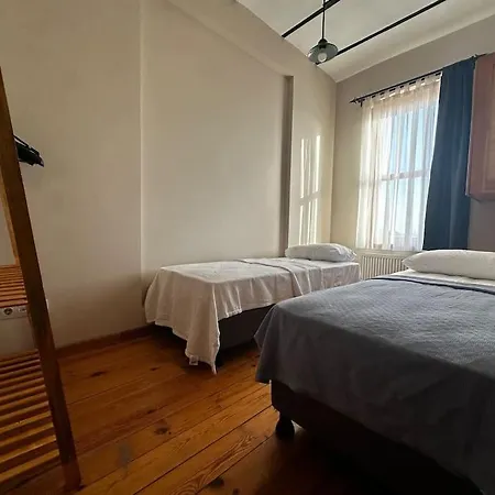 2br, 2ba, 4th Floor Of Historical Building ,galata Apartment Istanbul